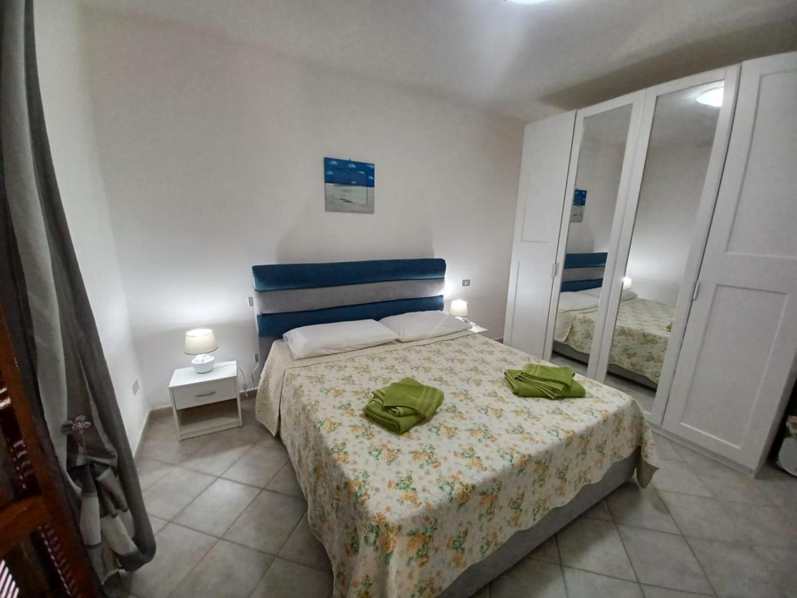 Casa Sibilla Bi-Locale Con Terrazza A 60 Metri Dal Mare Apartman Marinella  Kültér fotó